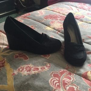 Black velvet wedge shoes